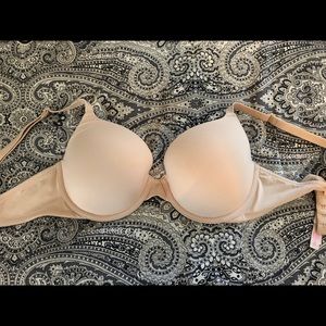 PINK lightly lined t-shirt bra